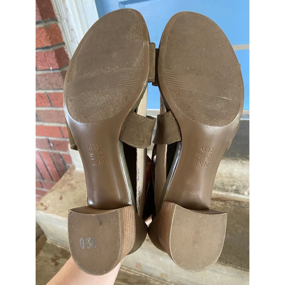 Naturalizer Adele olive faux suede low block heel cross strap sandal - Picture 7 of 7